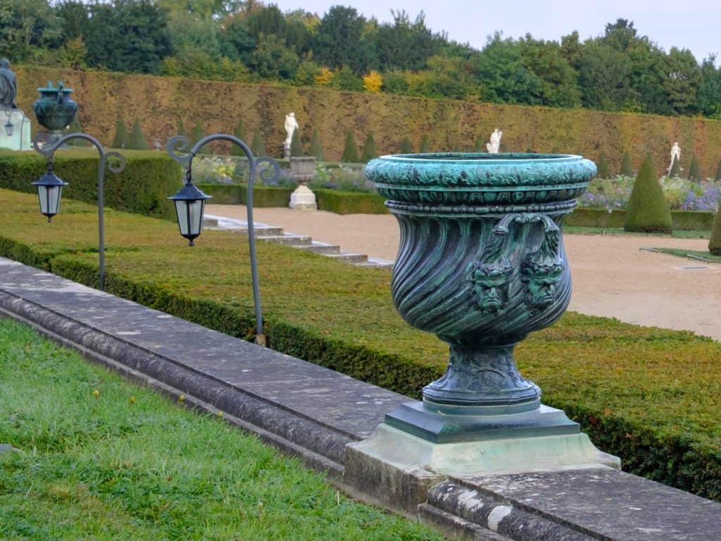 Vase en Bronze dans le parc du Château de Versailles