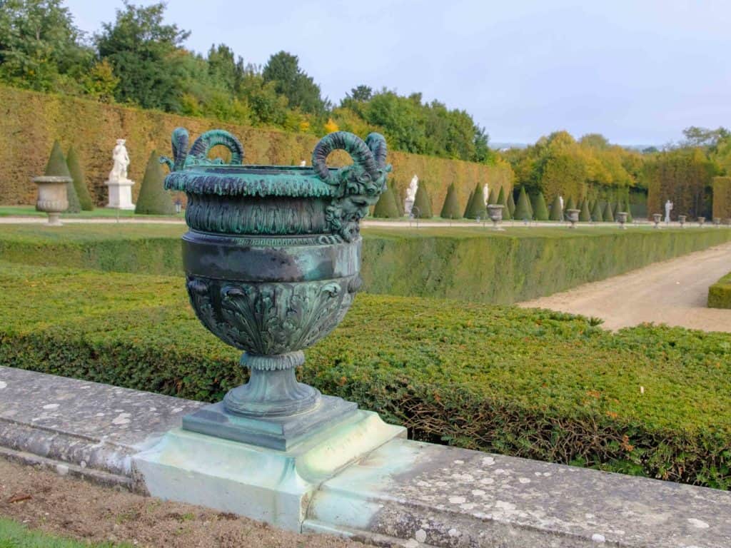 Vase en Bronze dans le parc du Château de Versailles